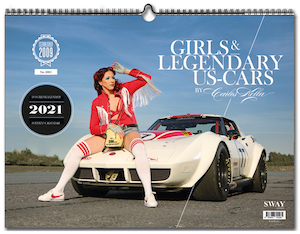 Der Girls & legendary US-Cars 2021 Wochenkalender von Carlos Kella. Auf dem Titel: Burlesque-Performer Eve Champagne aus Hamburg und eine Chevrolet Corvette C3 (B-Production Racer) von 1973.